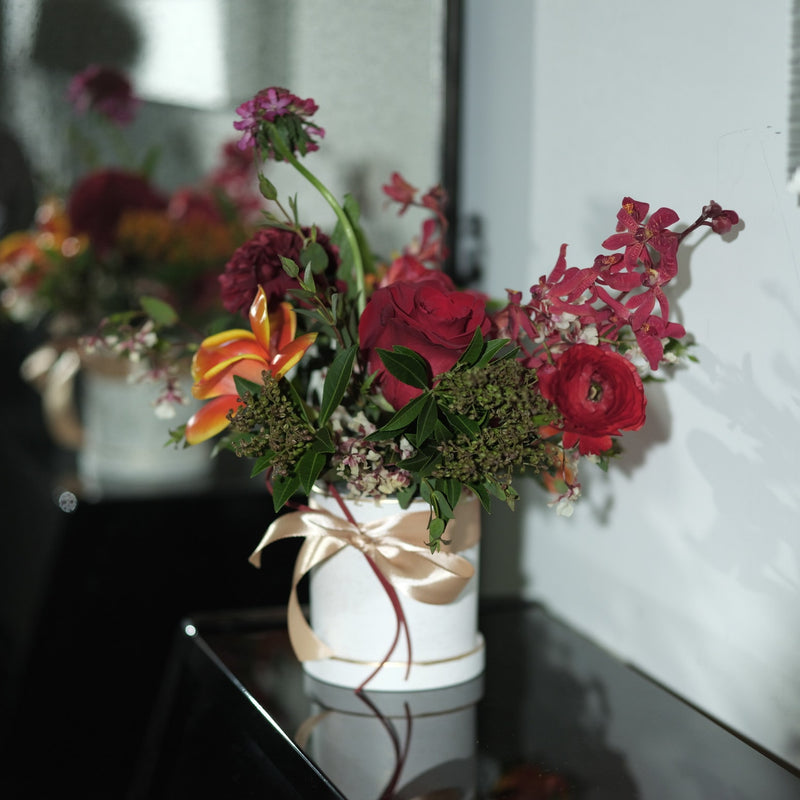 Fresh Table Flowers - New Year Arrangement (White Marble)